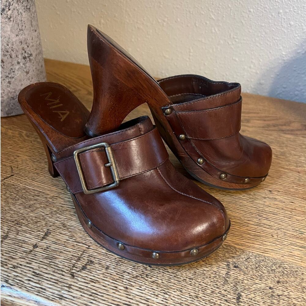 Mia brown leather clogs mules, women's size 6